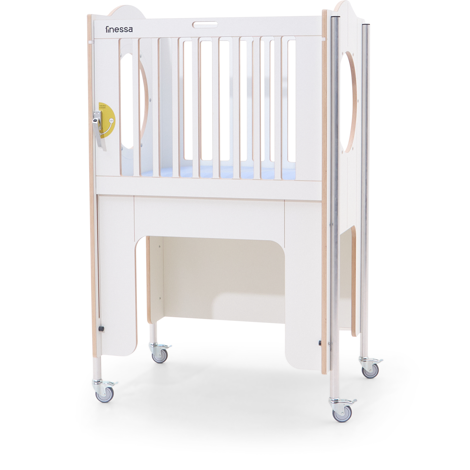 Verhoogde box voor babys met schuifhekwerk, geschikt voor kinderopvang, op wielen voor gemakkelijke verplaatsing.