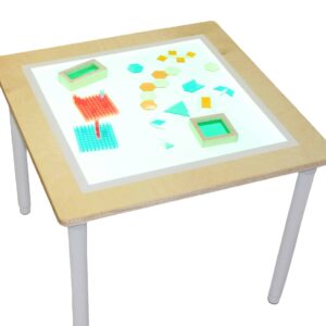 Lichttafel met LED-verlichting, gevuld met kleurrijke vormen en materialen voor creatieve en sensorische activiteiten.