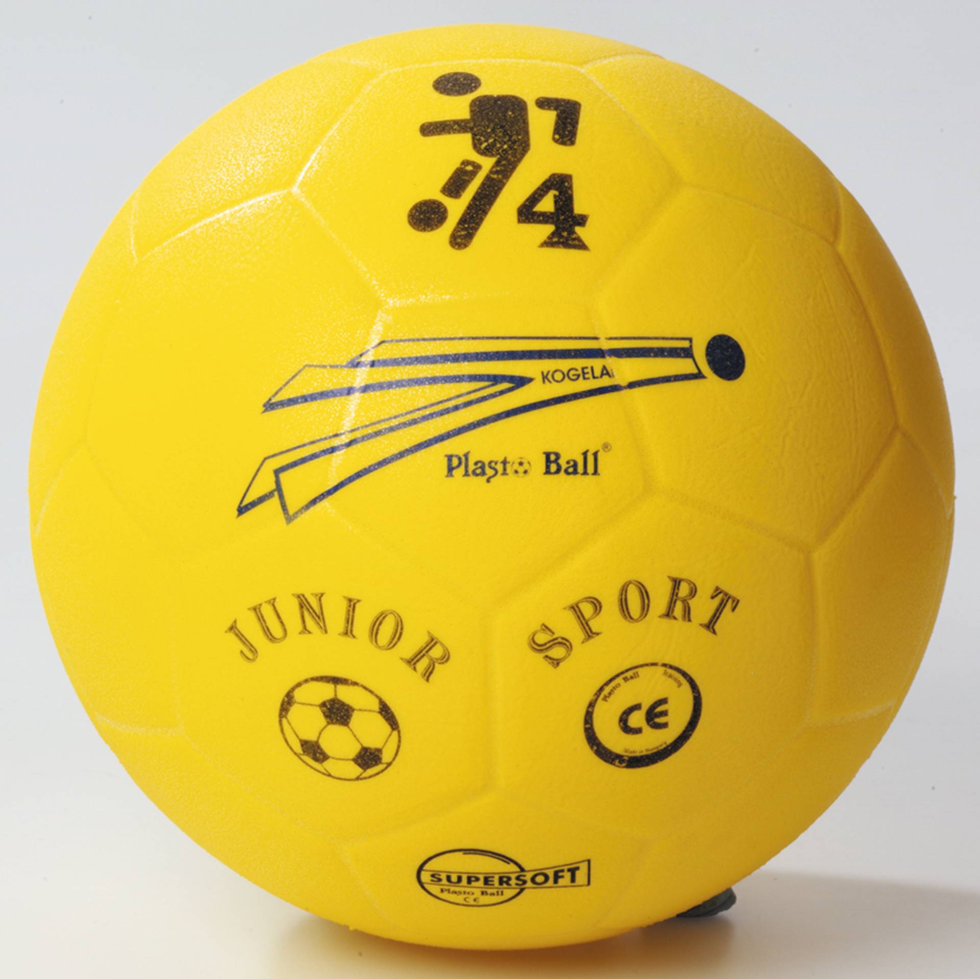 Zachte gele voetbal met een diameter van 20 cm, voorzien van logos en tekst JUNIOR SPORT en SUPERSOFT.