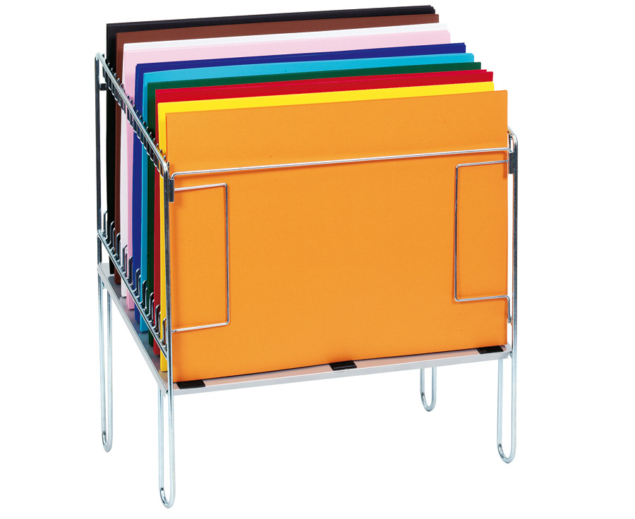 Standaard voor papiersorteer met kleurrijke mappen in een metalen frame, ideaal voor organisatie en opslag.