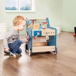 Mobiele gereedschapswagen voor kinderen met verschillende gereedschappen, ideaal voor creatief en motorisch spel.