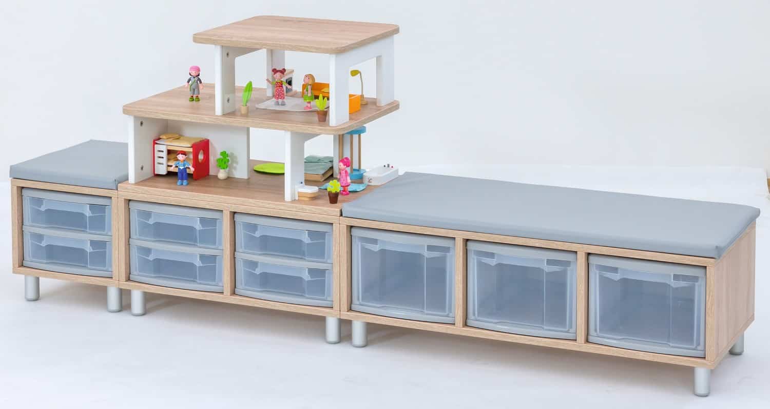 EduCasa Kasten Combinatie Poppenhuis met opbergvakken en speelruimte, ideaal voor creatief rollenspel en organisatie.