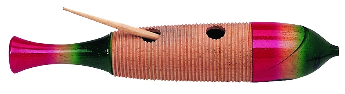 Mexicaanse guiro XL met kleurrijke uiteinden en ribbelige body, ideaal voor ritmisch spelen en muzikale ontdekking.