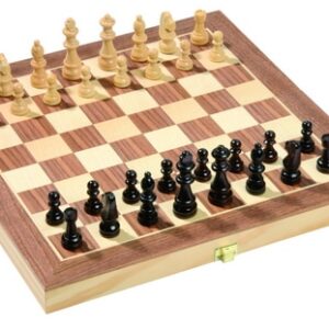 Uitklapbaar schaakkoffertje van 29,5 x 29,5 cm met 32 houten schaakstukken, klaar voor gebruik.