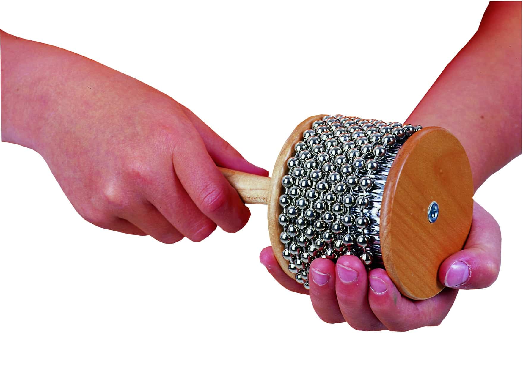 Latin Afuche Cabasa met houten handvat en metalen ketting, gebruikt voor het creëren van ritmische geluiden.