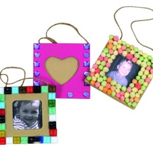 Set van 12 kleurrijke fotolijsten (8 x 8 cm) versierd met kralen en glitters, geschikt voor creatieve projecten.