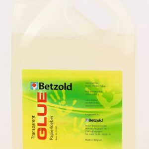 Papierlijm in een grote, transparante fles met groene en gele etiketten, ideaal voor schoolprojecten en knutselen.