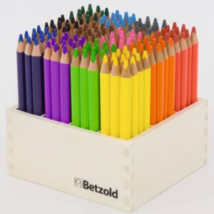 Klassenset kleurpotloden in houten box met diverse kleuren, ideaal voor creatief gebruik in klaslokalen.