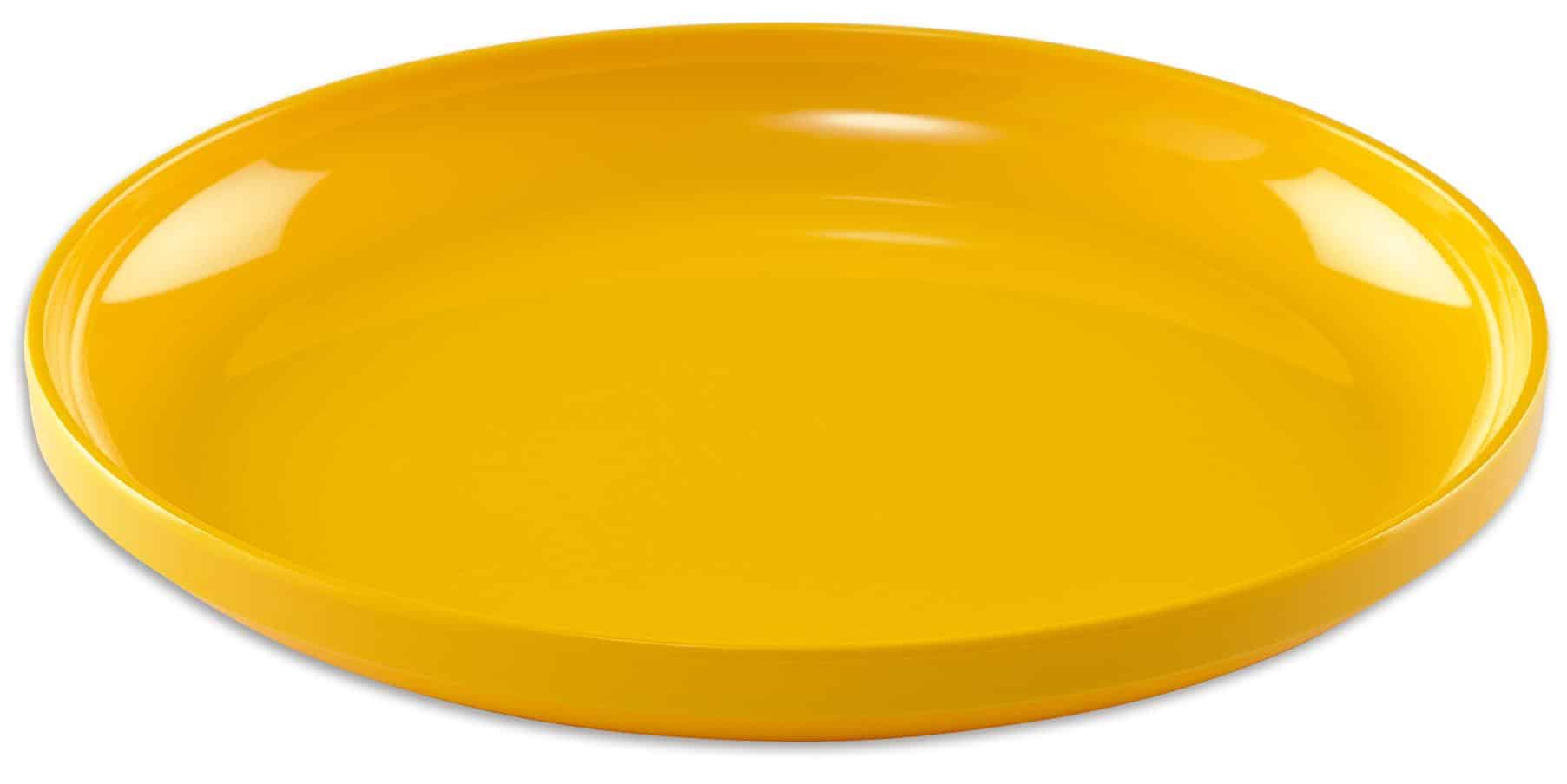 Medium geel bord van 20 cm, gladde afwerking, geschikt voor huis- en poppenhoek, leermiddelen en speelhoeken.