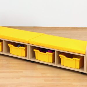 Maddox Zitcombinatie XL met gele bekleding, opbergvakken en boekenhouders voor comfortabele zitplekken in kinderopvang.