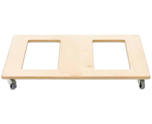 Trolley voor opklapbedje met 4 wielen, waarvan 2 met rem, ideaal voor het verplaatsen van bedden naar opslag.