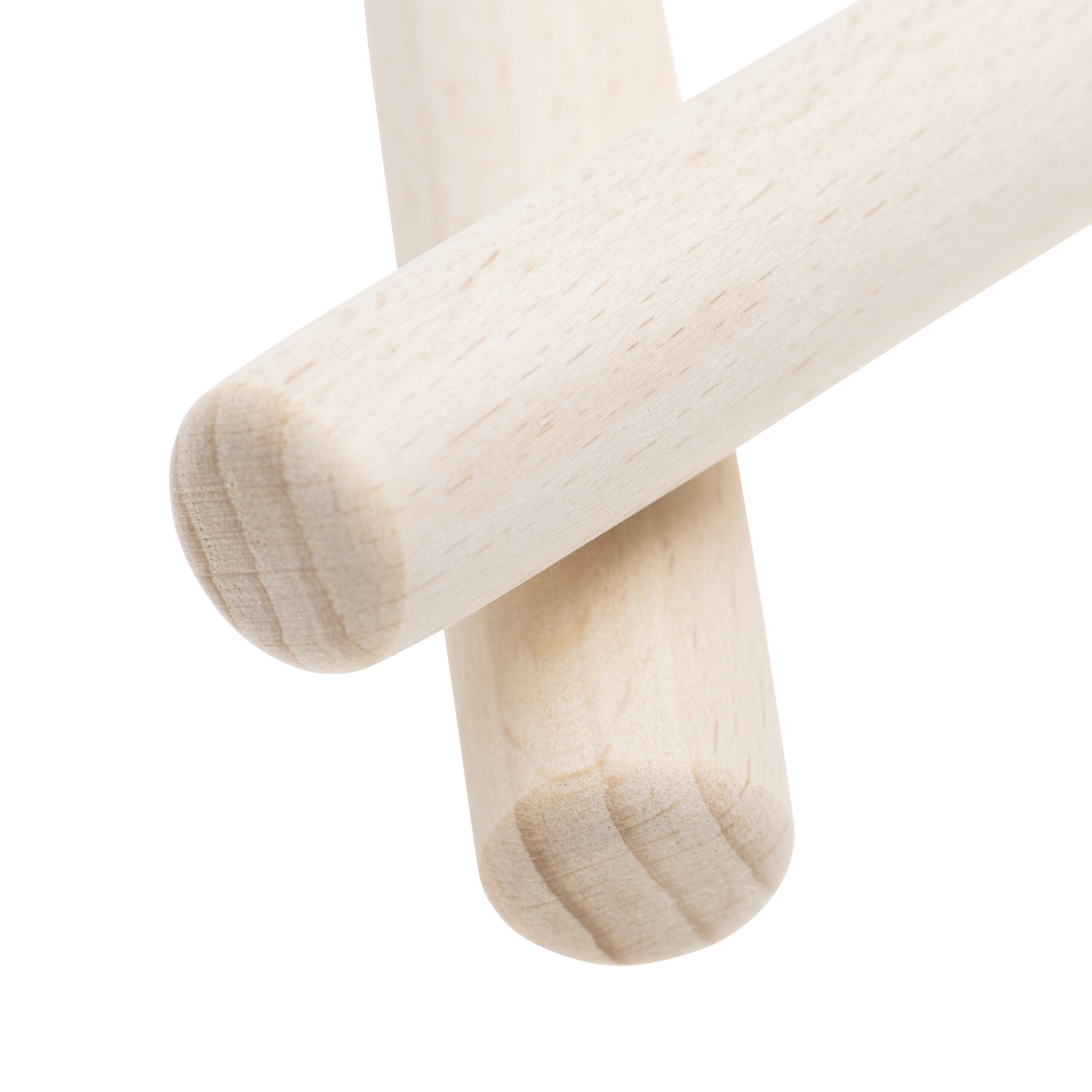 Set van 2 houten staven met een gladde afwerking en ronde uiteinden, ideaal voor diverse toepassingen.