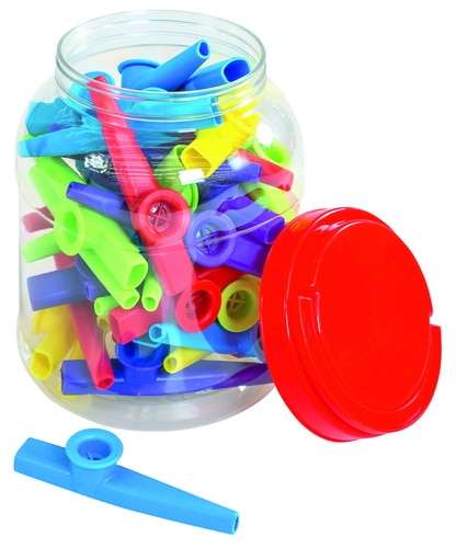 Transparante pot met 40 kleurrijke kazoos in groen, blauw, paars en geel, met een rode deksel.