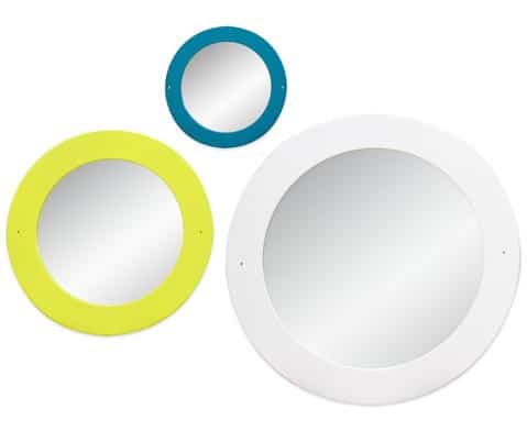 Ronde spiegels in verschillende kleuren: petrol, wit en geel, perfect voor speelhoeken en kleuterruimtes.