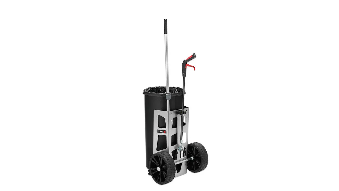 Mobiele afvalverzamelaar met wielen, lange steel en handvat voor eenvoudig transport en gebruik.