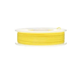 Geel PLA filament op een spoel, geschikt voor 3D-printen in makerspaces.
