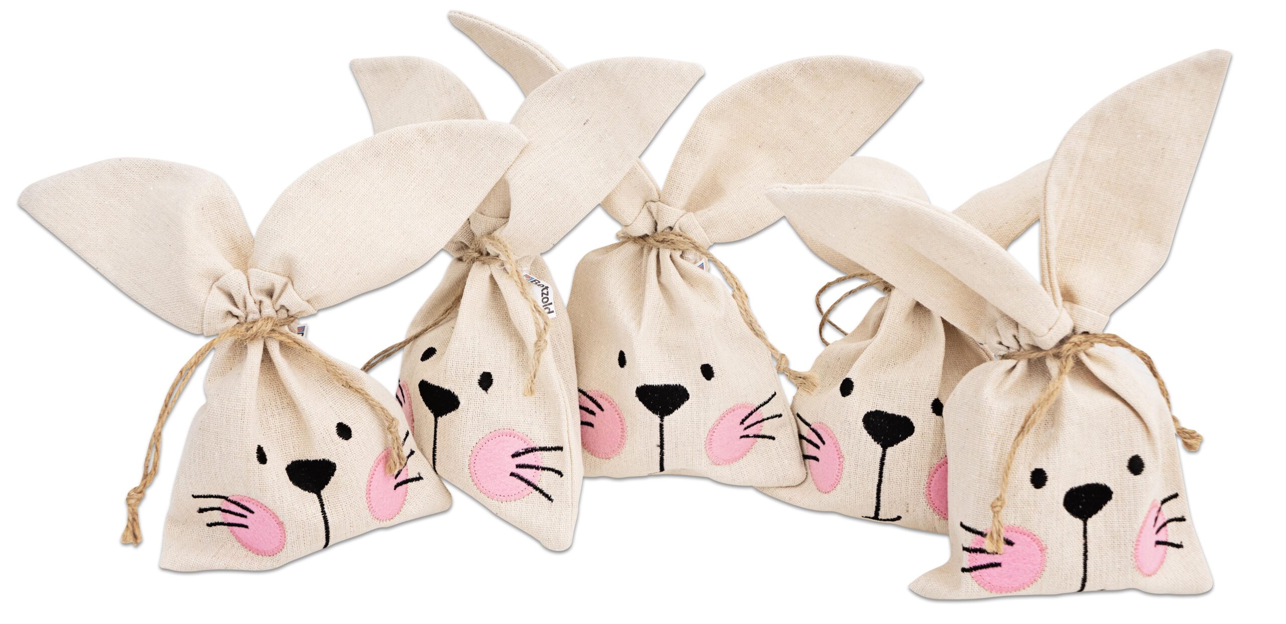 Vijf schattige konijnenzakjes van stof met oren, roze snuit en touwtje, ideaal voor cadeautjes of decoratie.
