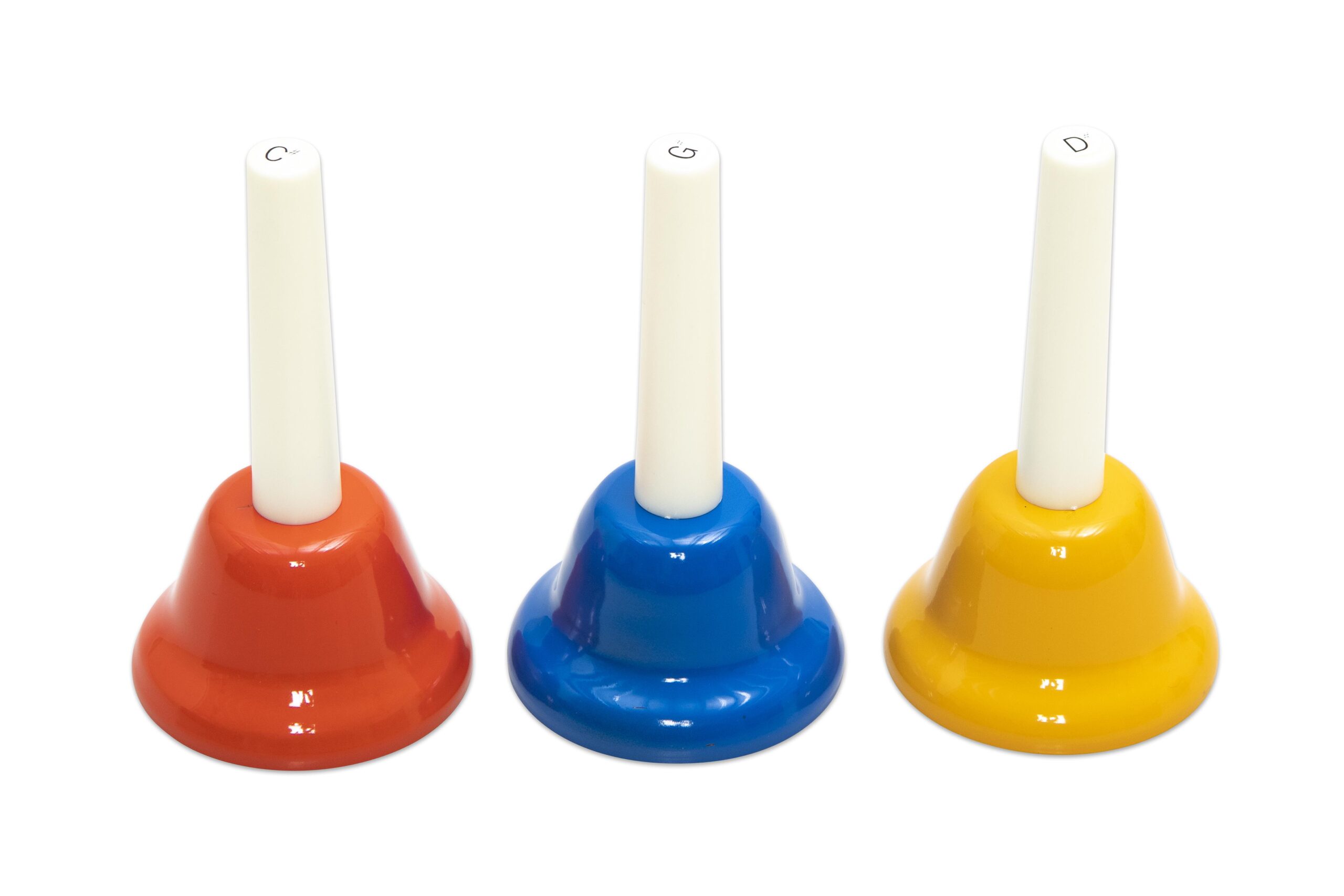 Drie handbellen in rood, blauw en geel, met witte handvatten en noten C, G en D op de bovenkant.