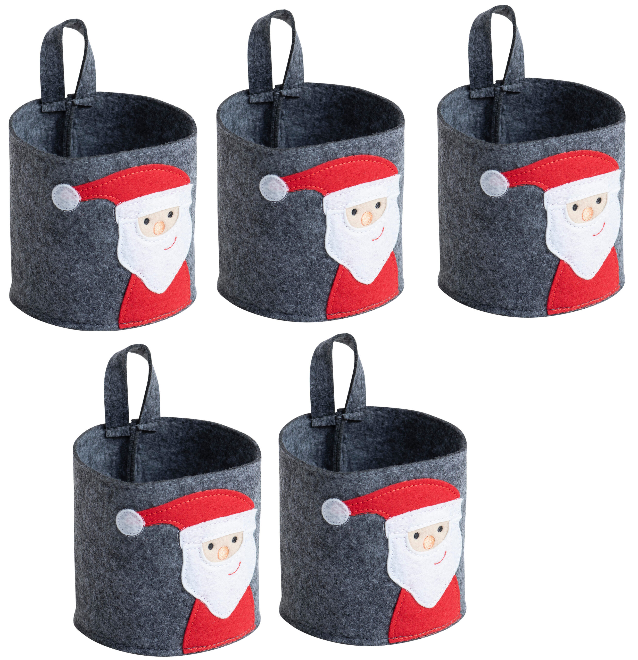 Vijf grijze vilten manden met een kerstman-applicatie en handvatten, ideaal voor decoratie of opberging.