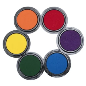 Zes inktkussens in verschillende kleuren: oranje, rood, geel, groen, blauw en paars, perfect voor stempelen.