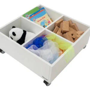 Mobiele opbergwagen met vier vakken, gevuld met speelgoed, boeken en een panda-knuffel, op wieltjes voor gemakkelijke verp...