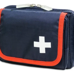 EHBO heuptas in donkerblauw met rode randen en witte kruis, compact en praktisch voor eerste hulp.