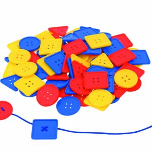 Kleurrijke veter vormen set met 81 vormen in rood, geel, blauw en groen voor het leren rijgen en bevorderen van motoriek.