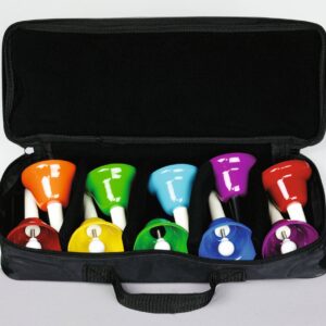 Kleurrijke slagklokken met handvat in een zwarte tas, ideaal voor muziekonderwijs en ritmische begeleiding.