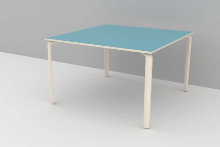 Vierkante groeps tafel met blauwe bovenkant en lichte metalen poten, geschikt voor kinderopvang en onderwijs.