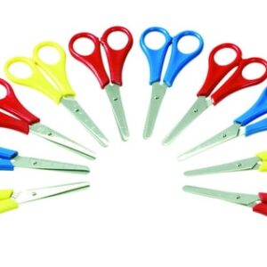 Kinderschaar voor rechtshandigen, verkrijgbaar in rood, blauw en geel, met veilige, afgeronde punten.