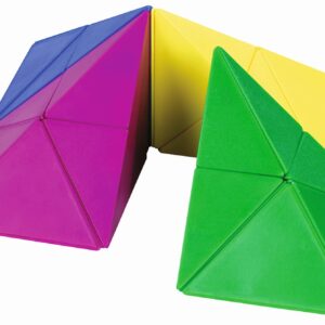 Kubus van 24 magnetische driehoeken in verschillende kleuren, ideaal voor geometrisch leren en ruimtelijk inzicht.