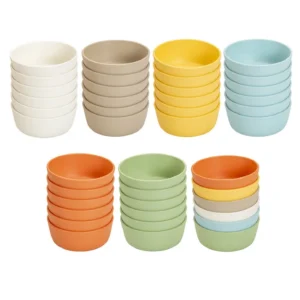 Zes kindvriendelijke kunststof schaaltjes in verschillende kleuren: wit, beige, geel, blauw, oranje en groen. Breukvast en...