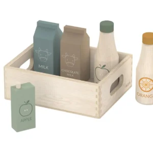 Houten boodschappen set met melk, chocolademelk, sinaasappelsap en appelsap in een crate. Geschikt voor rollenspel.