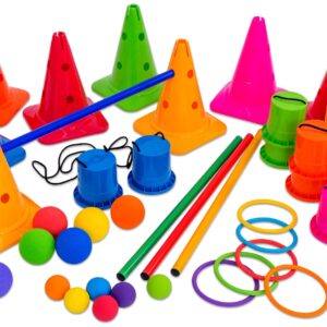 Bewegingsset van 43 delen met kleurrijke pionnen, ringen, bliklopen, ballen en stokken voor buitenspel en gym.