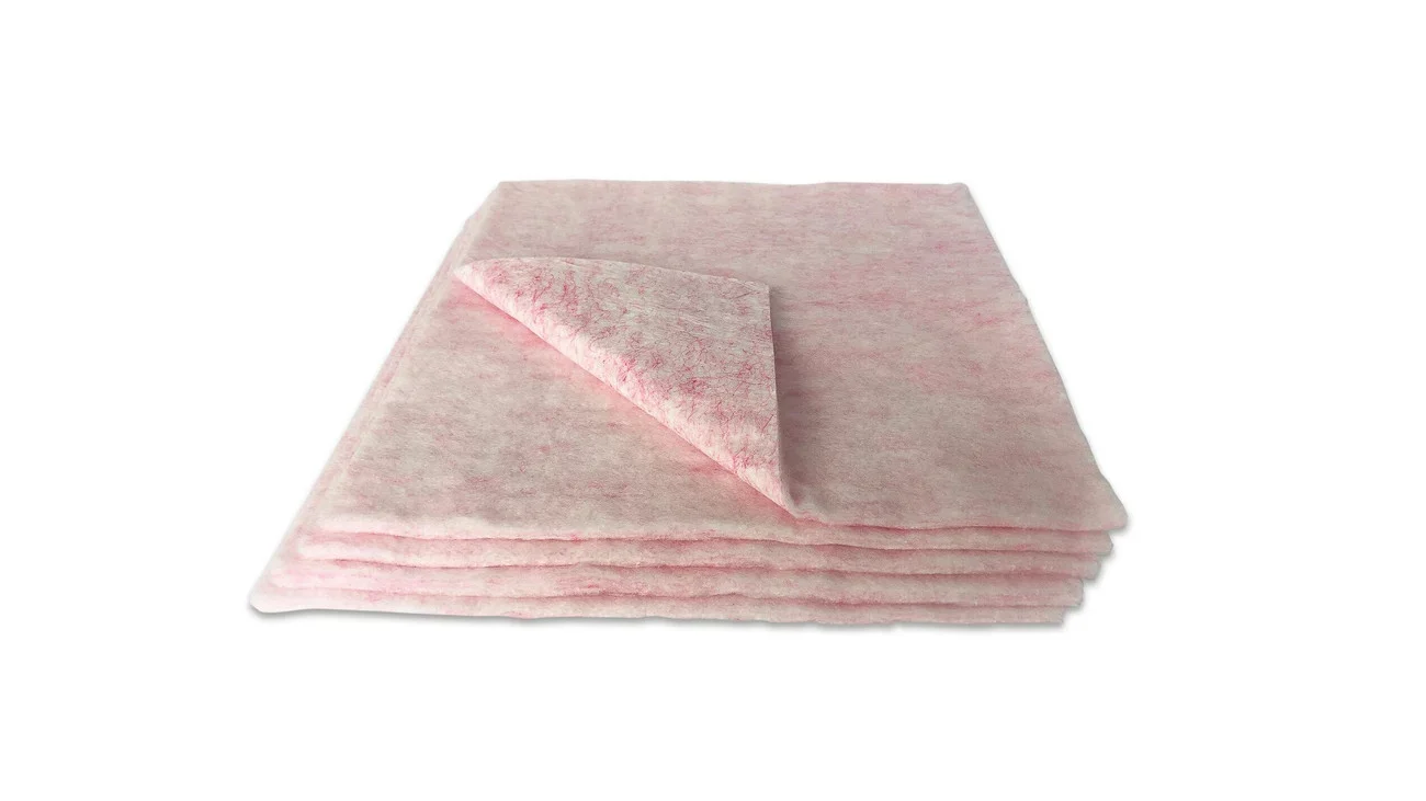 Voorfilter voor Mr Beam luchtfiltersysteem, set van 5, lichtroze, gestapeld met een gevouwen exemplaar bovenop.