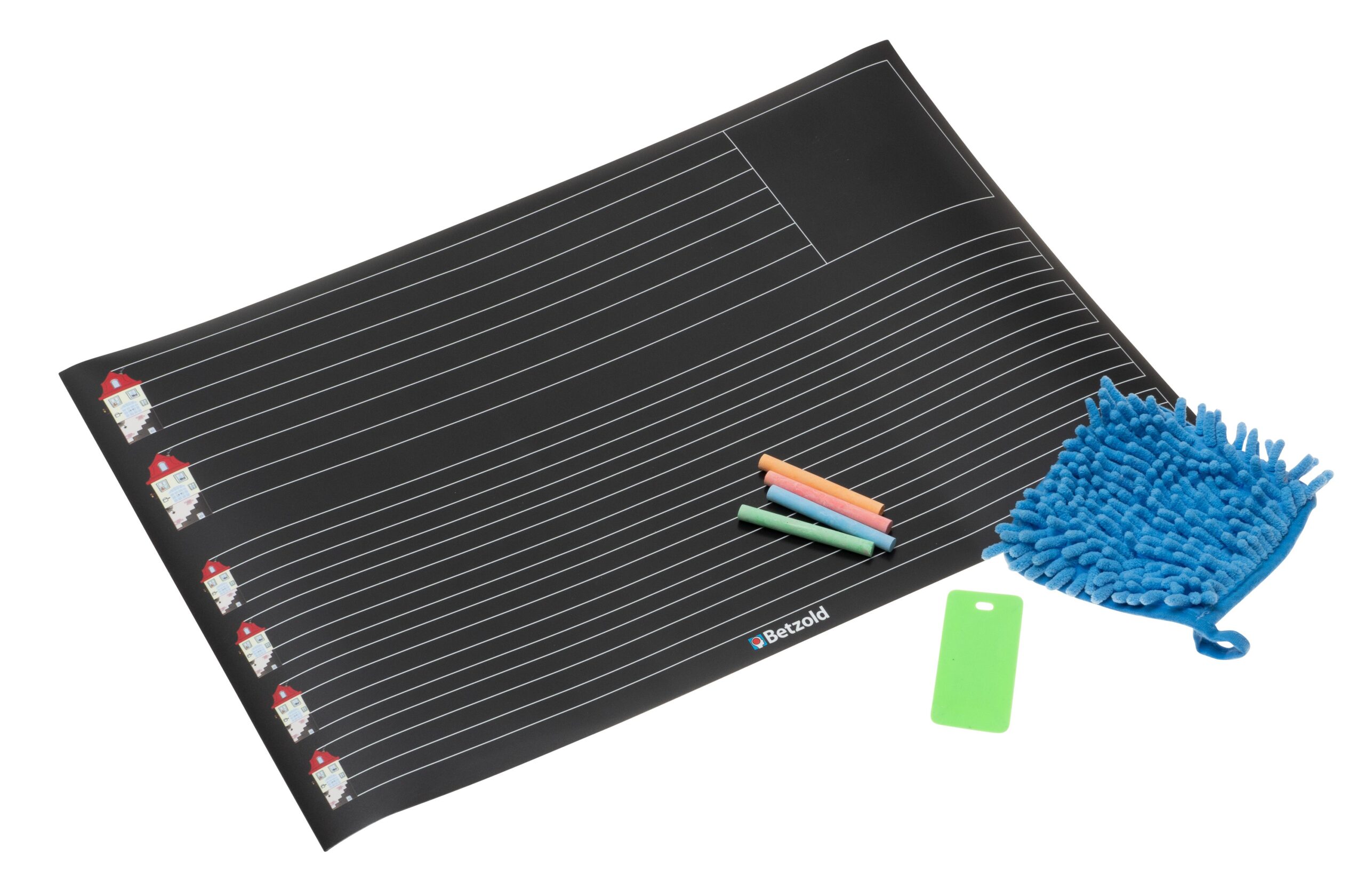 Zelfklevend magnetisch schoolbord met lijnen, krijtjes in pastelkleuren en een blauwe schoonmaakdoek.