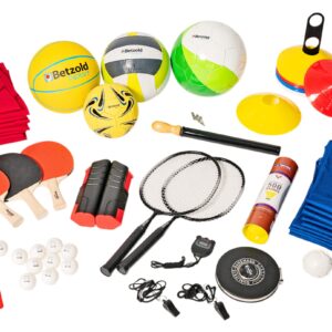 Sportbox voor basisschool met sportkleding, ballen, rackets, pingpongbatjes en diverse trainingsmaterialen.