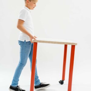 Flex PRO Leerlingtafel met een stabiel frame en een ruim werkblad, eenvoudig verplaatsbaar door de wielen.