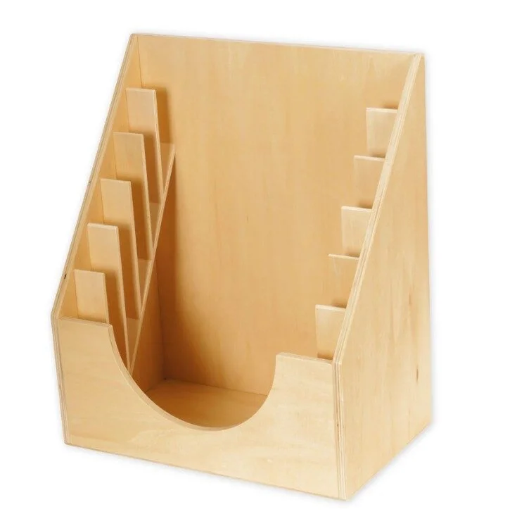 Houten sluitingenhouder met meerdere compartimenten voor ritsen, knopen, gespen en haken, bevorderlijk voor fijne motoriek.