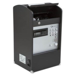 TLS M100 Funk zaalversterker met bedieningspaneel en open deksel, zwart met grijze accenten. Kwaliteit en betrouwbaarheid.