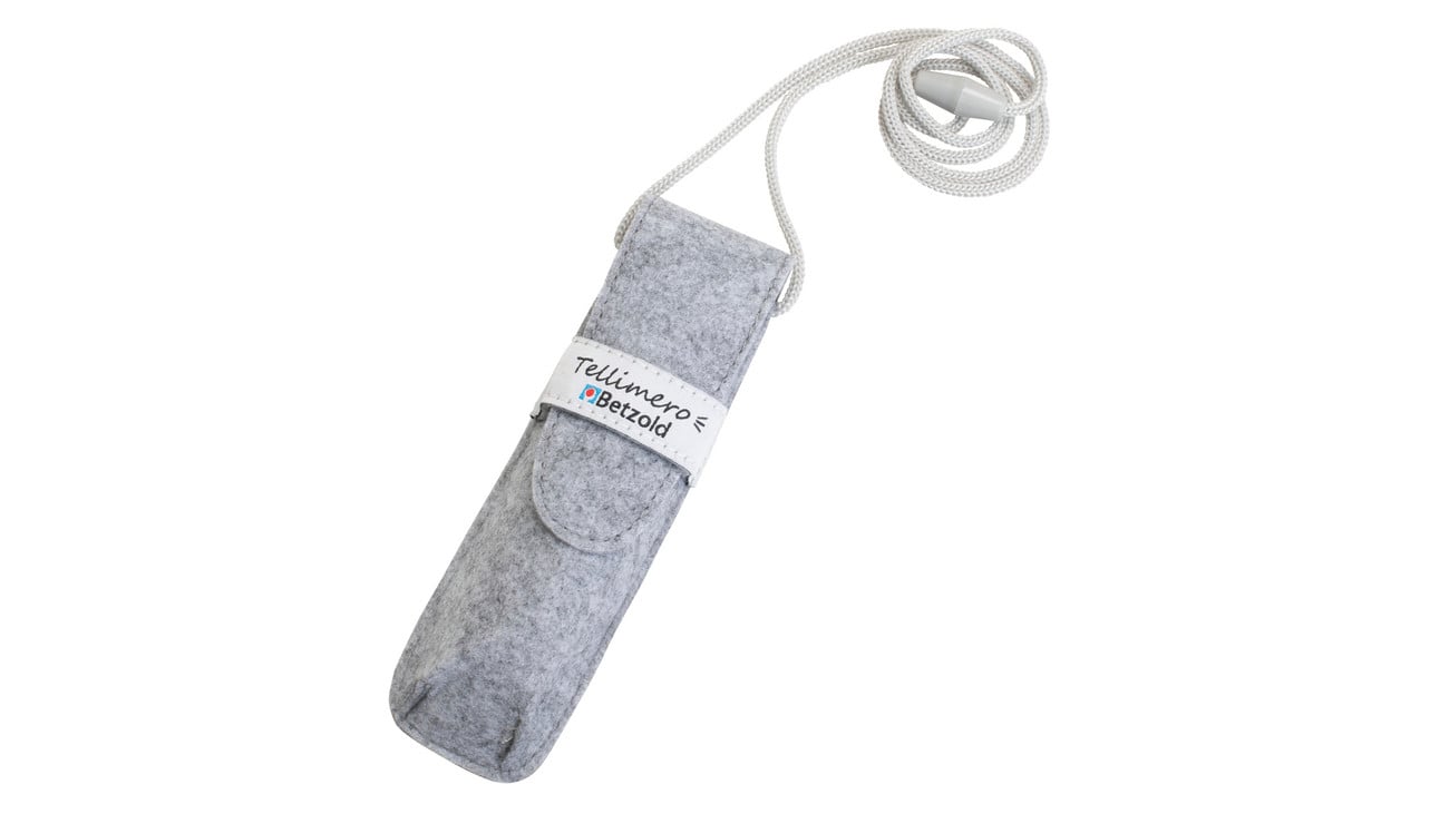Grijs vilten etui voor de Tellimero EDU, met een veilige sluiting en een handige draagkoord.
