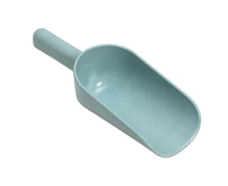 Pastel/turquoise zandschep voor de zandbak, ideaal voor het maken van taarten en graven van kuilen.