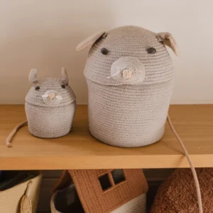 Handgemaakte Muis-manden set van 2, gemaakt van gerecycled PET, met schattige muis- en varkensontwerpen.